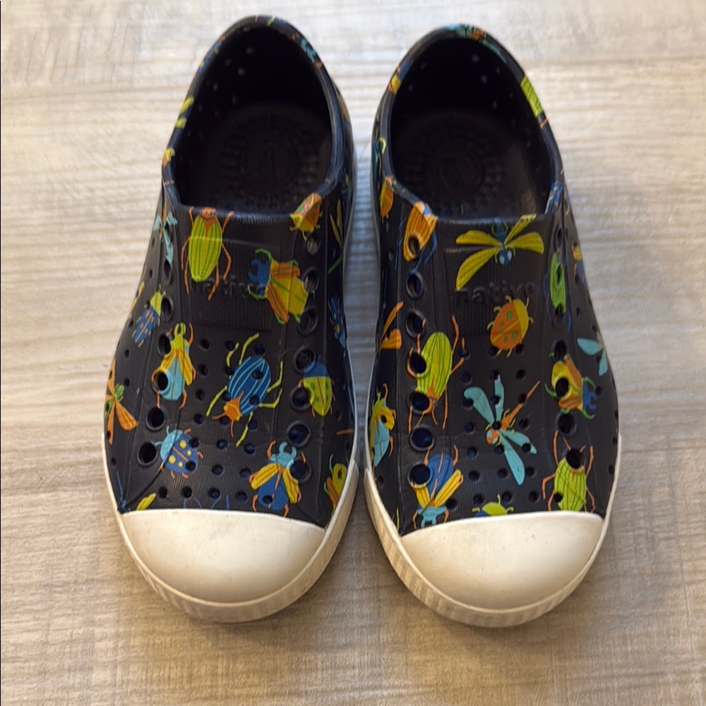 GUC Native Jefferson Bug Print